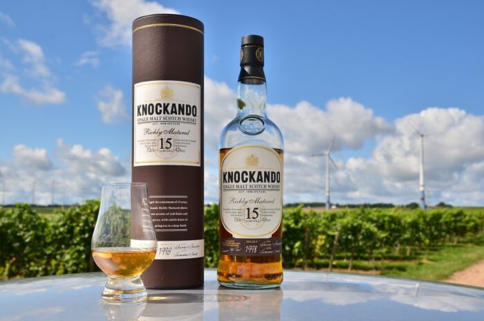 KNOCKANDO 15 YEARS RICH MATURED 0.70 LTR - Afbeelding 2